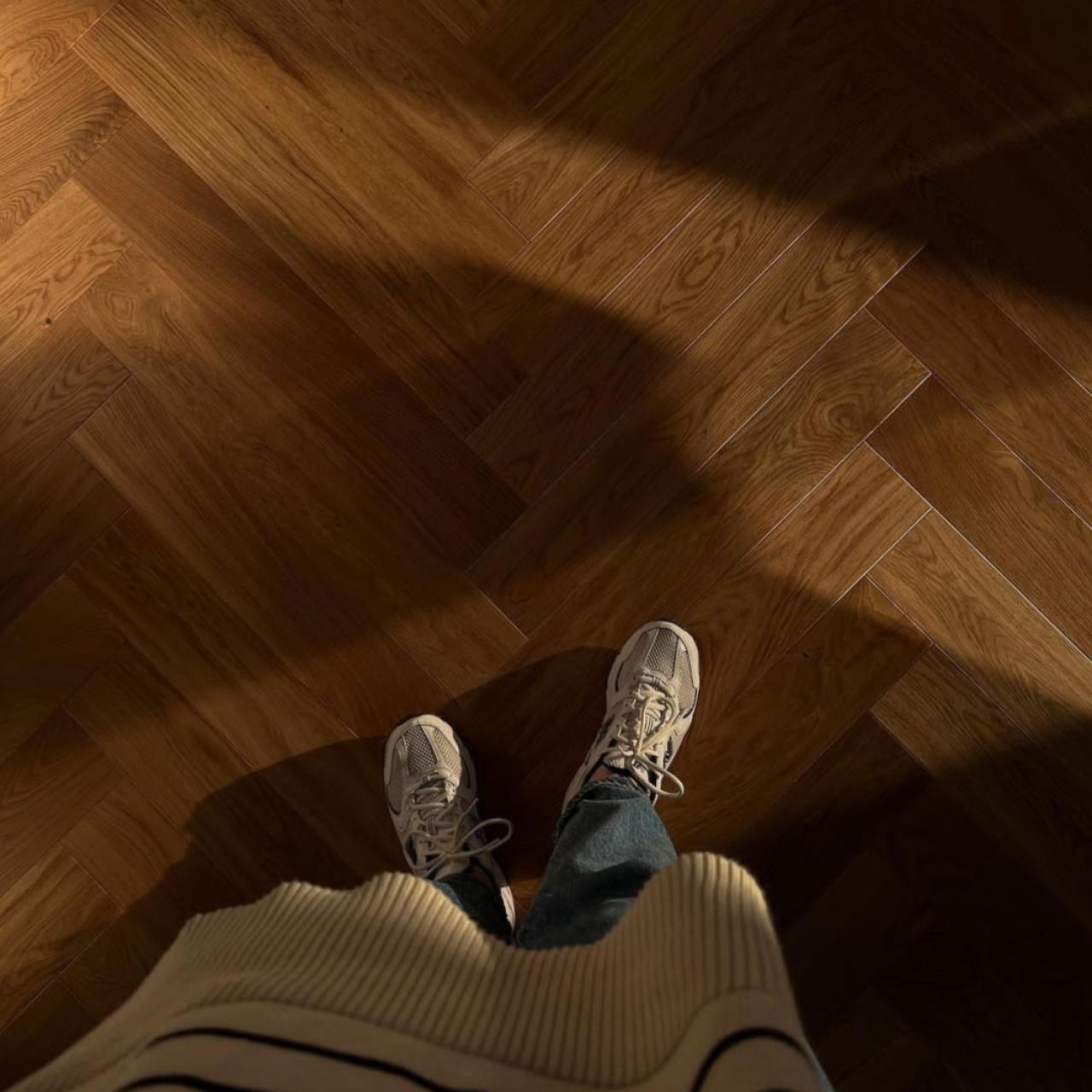 دانلود آهنگ درخت اسیر دیگه بودن و نبودن واسه من فرقی نداره امیرعلی راد