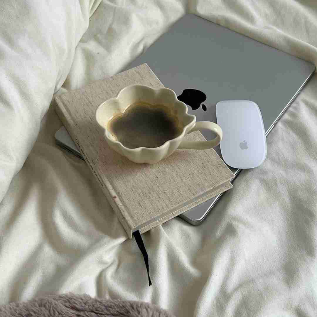 دانلود آهنگ تویه قلبم جا میشه نگات چون چشات آتیشه پوبون و سید