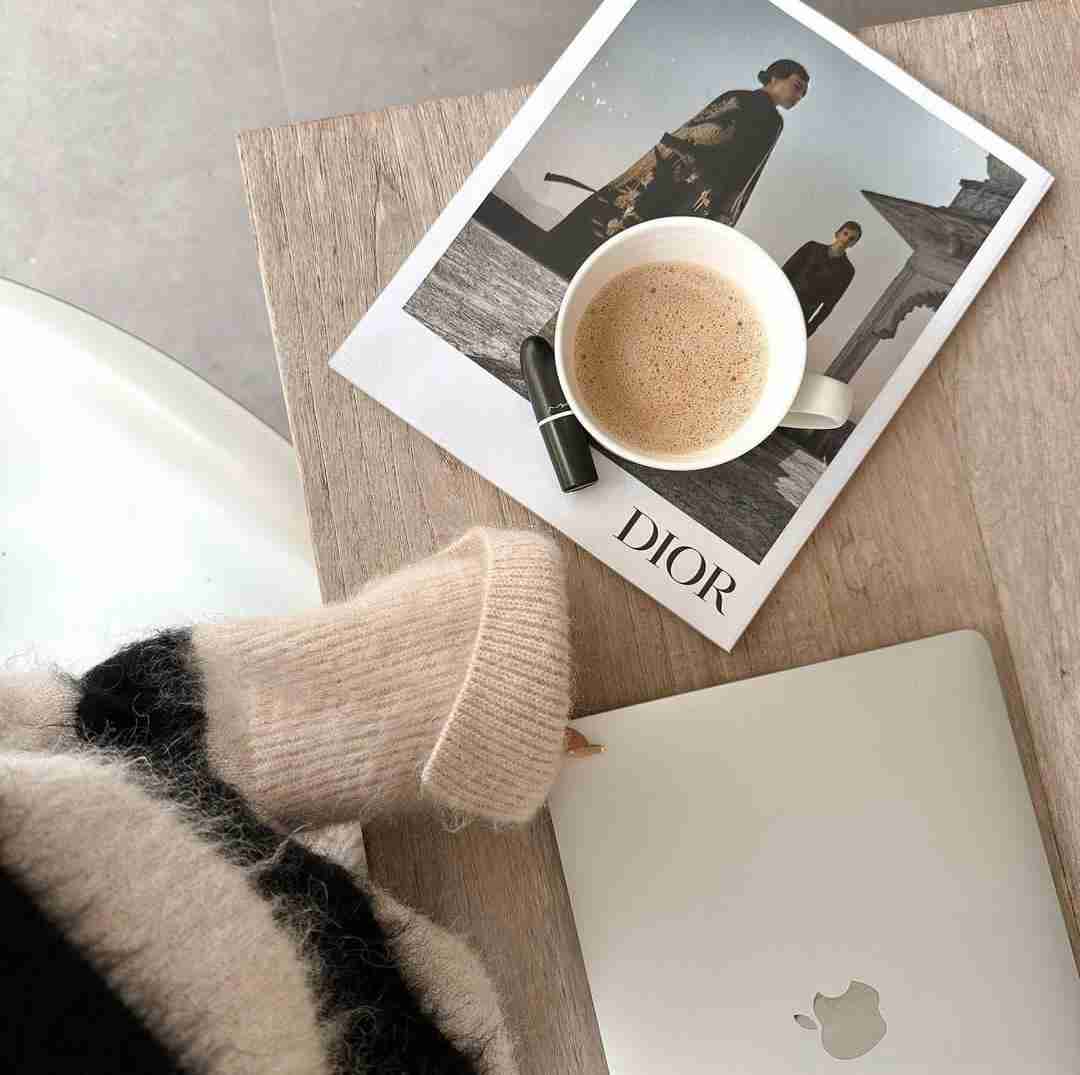 دانلود آهنگ همه قرارا کنسل میخوام افتر کنم بگو کش بیارن برات مهرداد بیزار