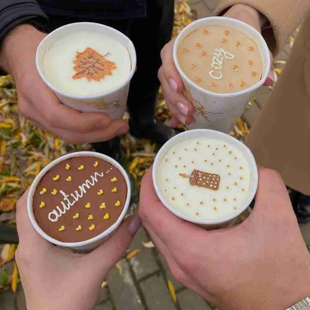 دانلود آهنگ شبا رو دپرس لم شومینه ولو کم و بیش میزنم خیابونو تلو مانتونی