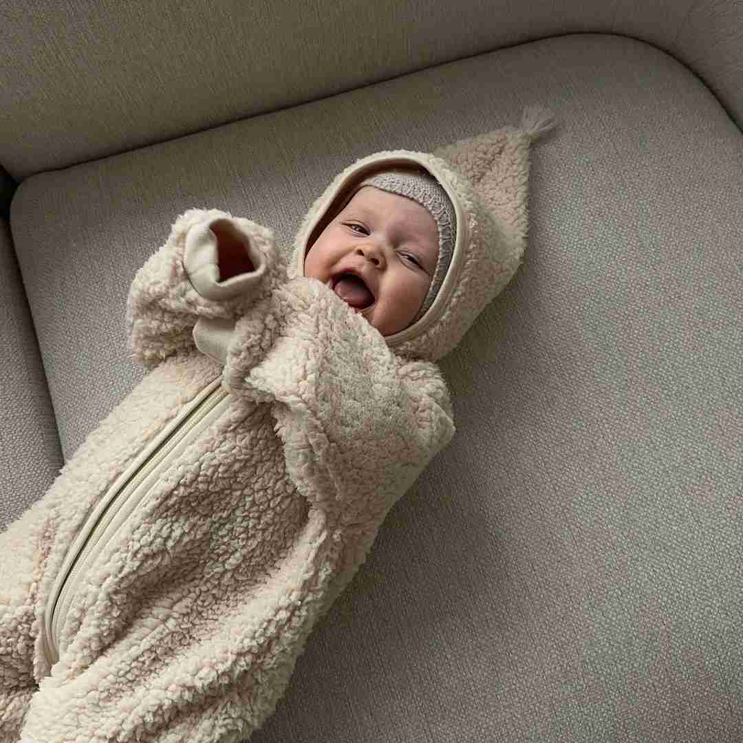 دانلود آهنگ دست های گرمتو رد کردم لج کردم با خودم و تو بد کردم