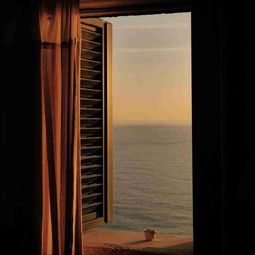 دانلود آهنگ بعد تو منطق ندارم حوصله سر ره هر آن رفته دل تو تنگه برا من هلیک