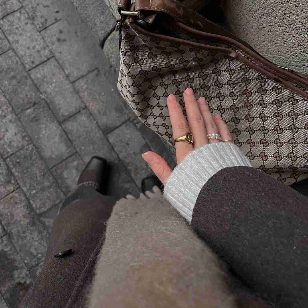 دانلود آهنگ یادم نمیره لبخند تلخه فریادم روی خاک درد از ستم علی سورنا