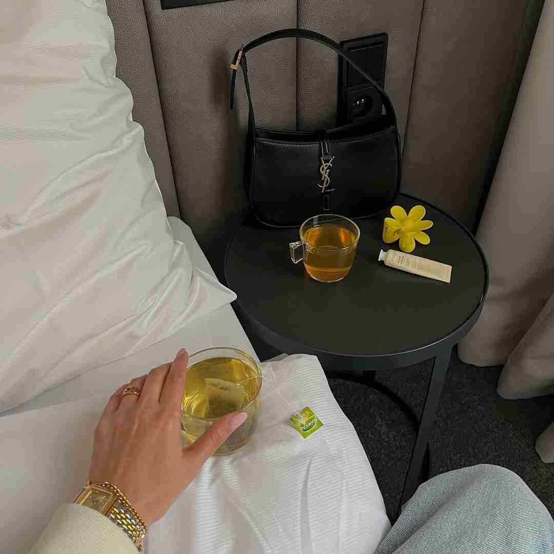 دانلود آهنگ قر و قاطی شما کجایین میگه بیدار ولی با کمک کو کوکایین تهی