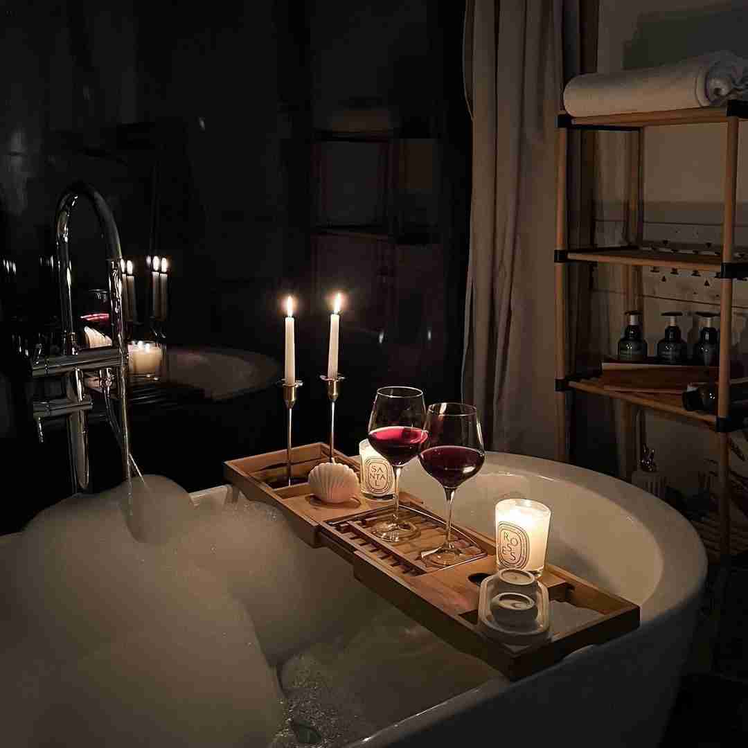 دانلود آهنگ با تو زنده لای ثانیه ها میمونم ما مال همیم اینو همه آدما هم میدونن