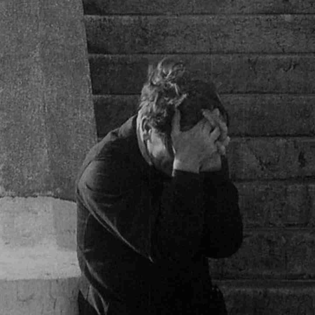 دانلود آهنگ تو چه وضعیه مگه میفهمی منو برگرد عقب چی می بینیم همو