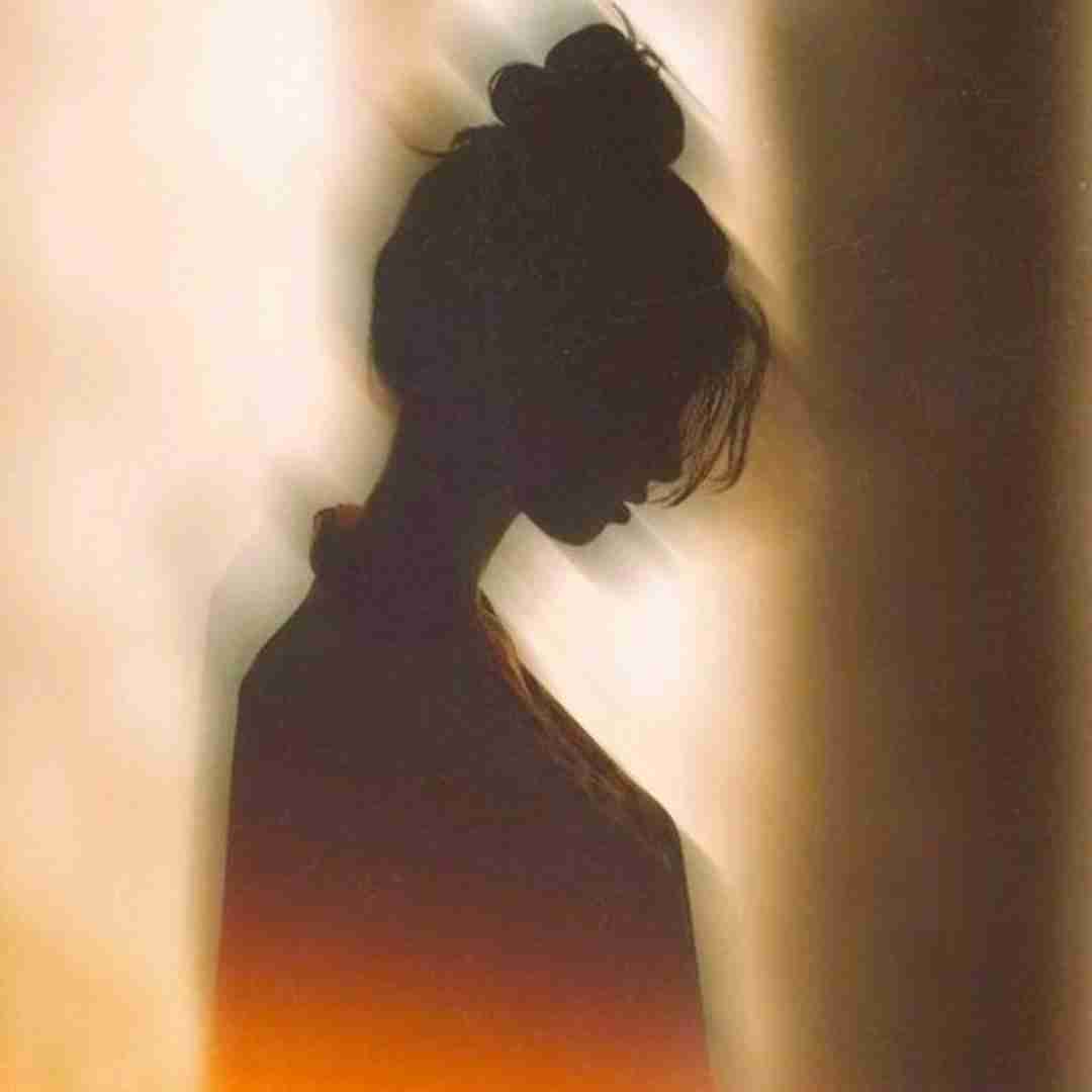 دانلود آهنگ هی میگم موهاتو جلوم نباف با صدای مهستی ساخته شده با هوش مصنوعی مهستی