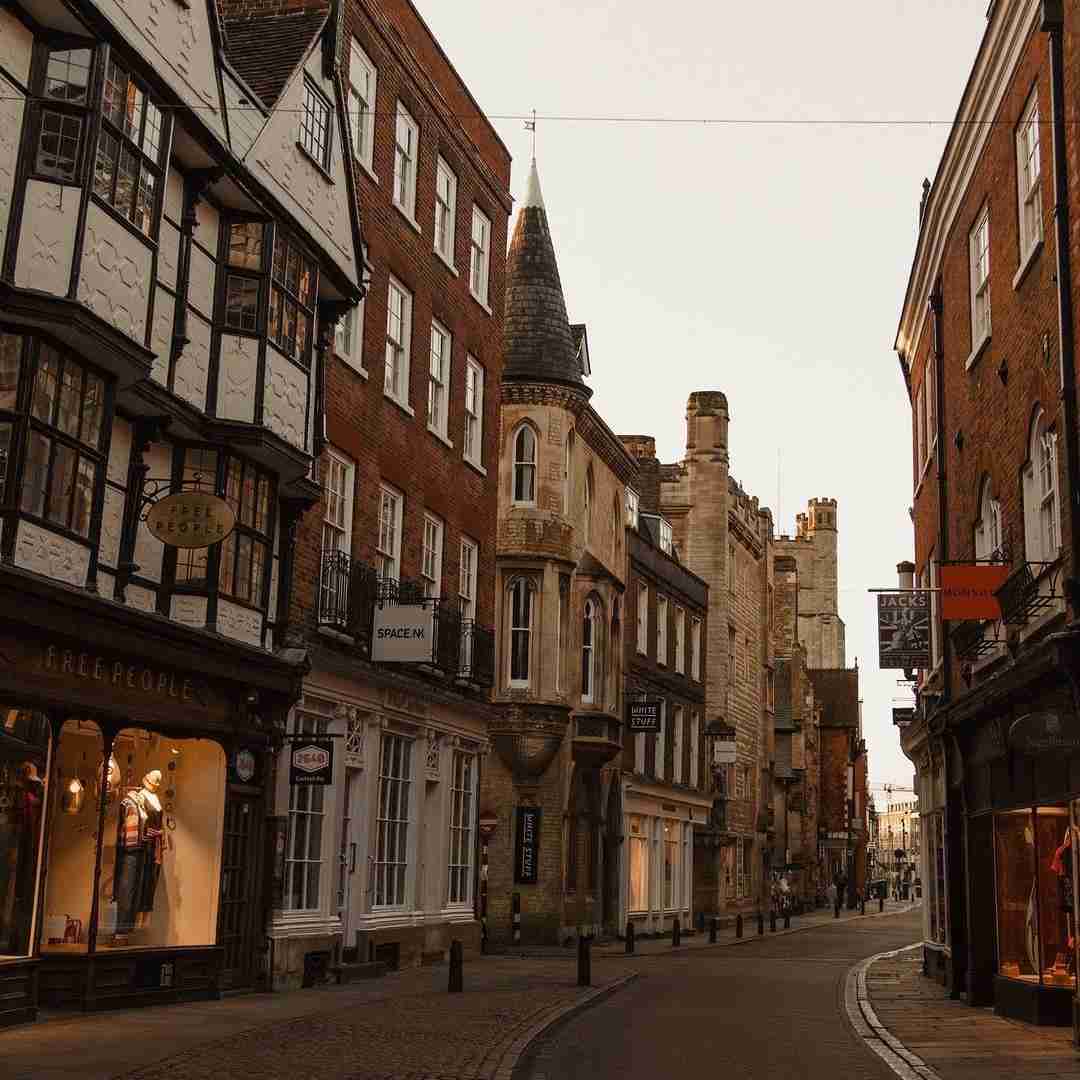 دانلود آهنگ فکر این که یه روز نبینمت میکنه راحت بیمار هومان و آرون