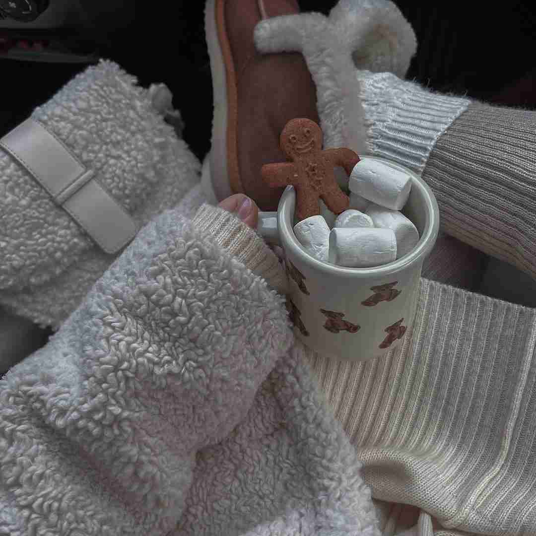 دانلود آهنگ هی میشینم سر کوچتان تا تو نیای پا نمیشم