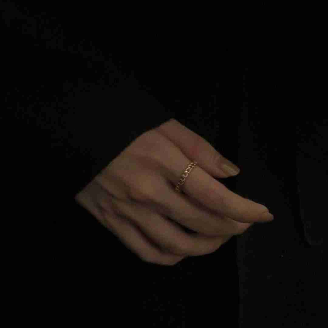 دانلود آهنگ یه اتاریو با ماریو که یه روز اگه رفتیم همه میریم پیش بالاییو