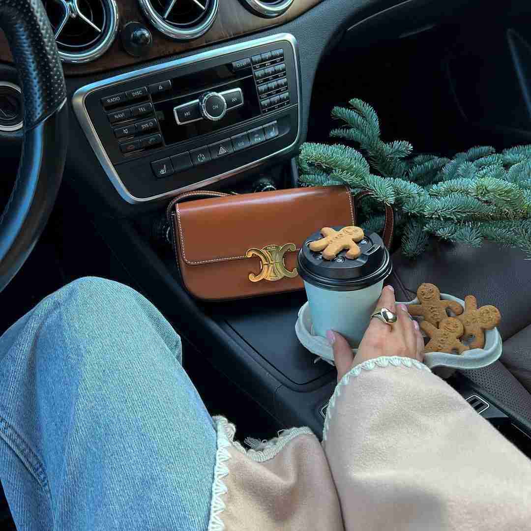 دانلود آهنگ یه صدایی آغشته به خون در گوشم میگه آهسته برون