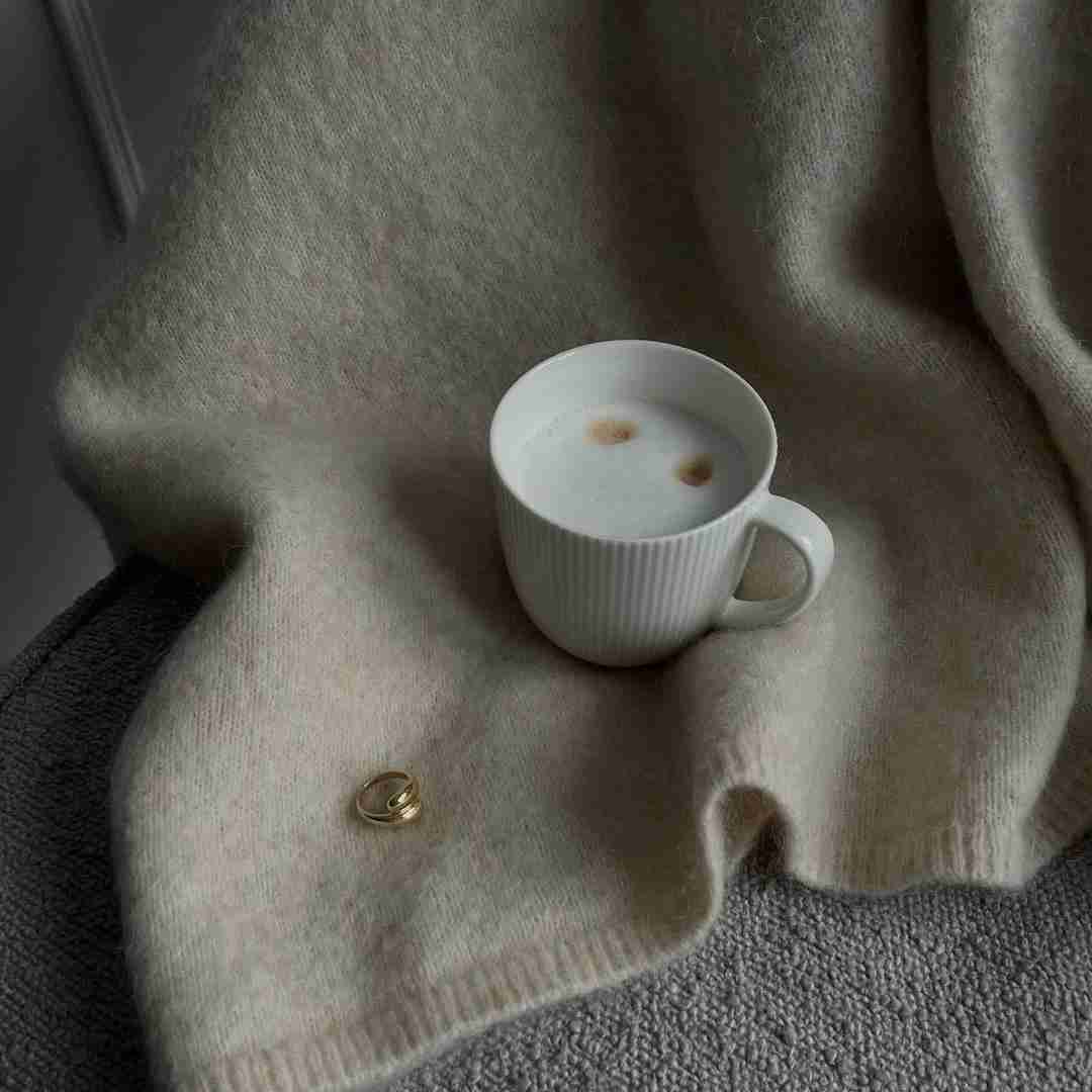 دانلود آهنگ ولی میشه مگه حس نکردم تو یادت چشامو خیس میکردم