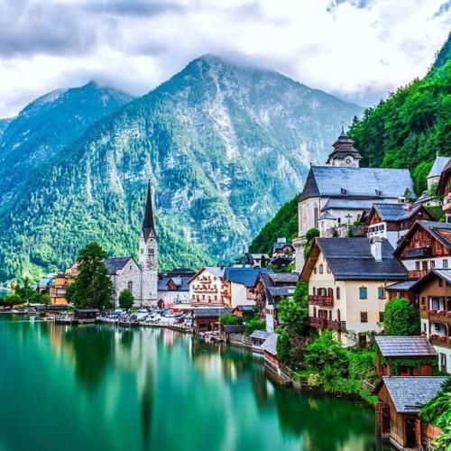 دانلود آهنگ شک نکن هنوزم شبیه سابقم با صدای زن