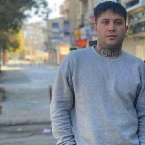 دانلود آهنگ دیوانه وار دوسش دارم عاشق چشای ناز سیاشم علی احمدیانی