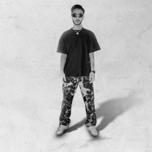 دانلود آهنگ اصلا بذار بارون بگیره کل بدیارو چشات ببینه مستر کیارش