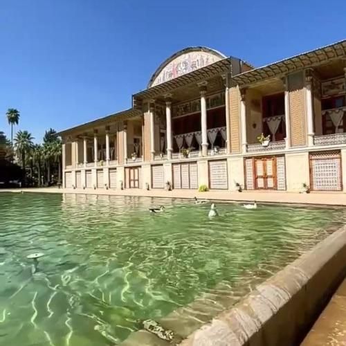 دانلود آهنگ به یادش باده مینوشم که با دردش هم آغوشم 