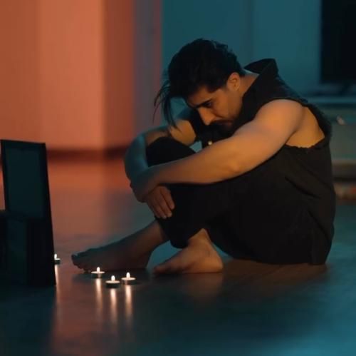 دانلود آهنگ بیا منه ببین با کله خوردم زمین امیر لیام