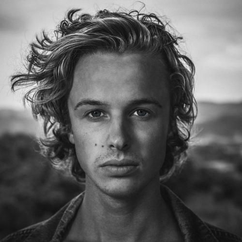 دانلود آهنگ Sweat Isak Danielson