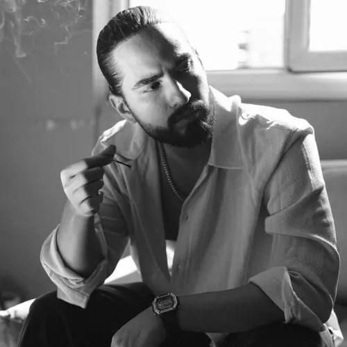 دانلود آهنگ نیمه شب نیواد