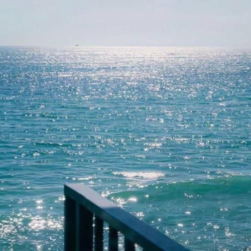 دانلود آهنگ حالم بده داش بیا کره کن کدوم رو سوخاری زده سس