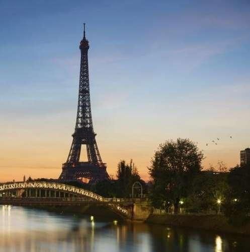 دانلود آهنگ عشقمونو باختی فقط به یه لحظه هوس