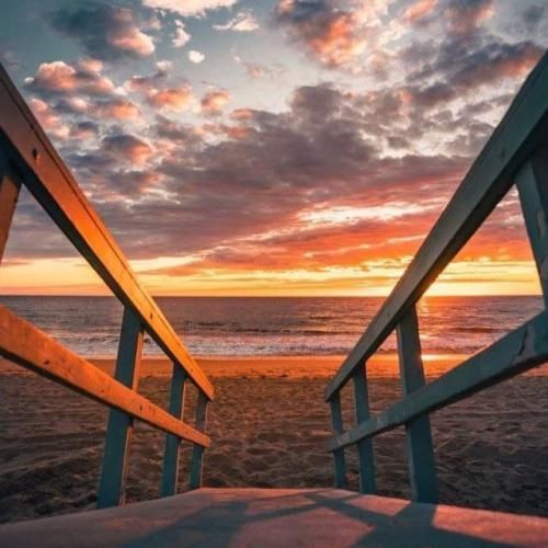 دانلود آهنگ تو چقدر حوصله داری عزیزم همش از عشق گله داری عزیزم 